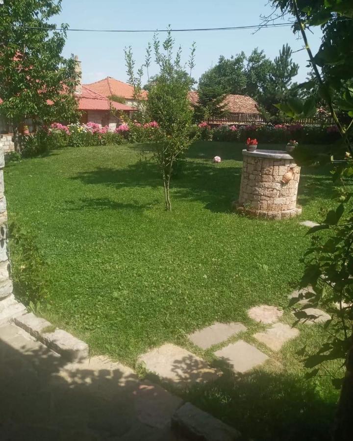 Bujtina Shkodrani Panzió Voskopoja Kültér fotó