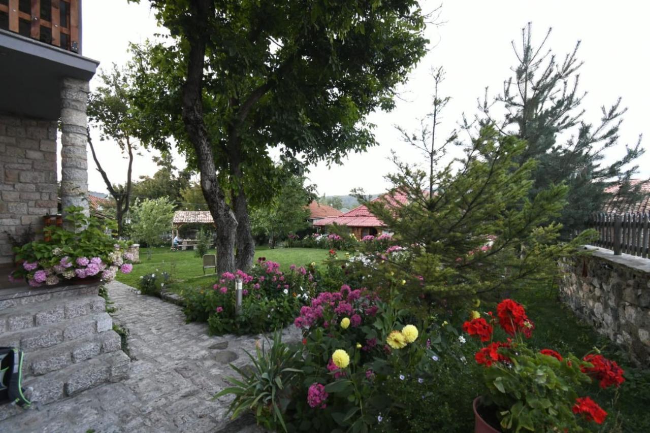 Bujtina Shkodrani Panzió Voskopoja Kültér fotó